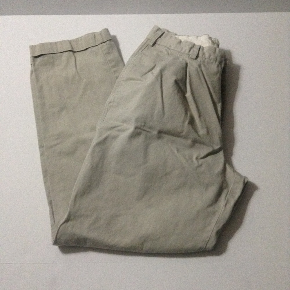 Banana Republic regular 33 waist khaki pant